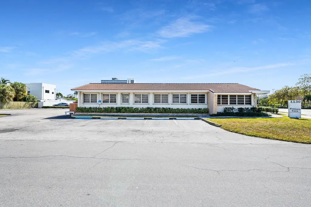 1130 Bayview Drive Fort Lauderdale FL 33304