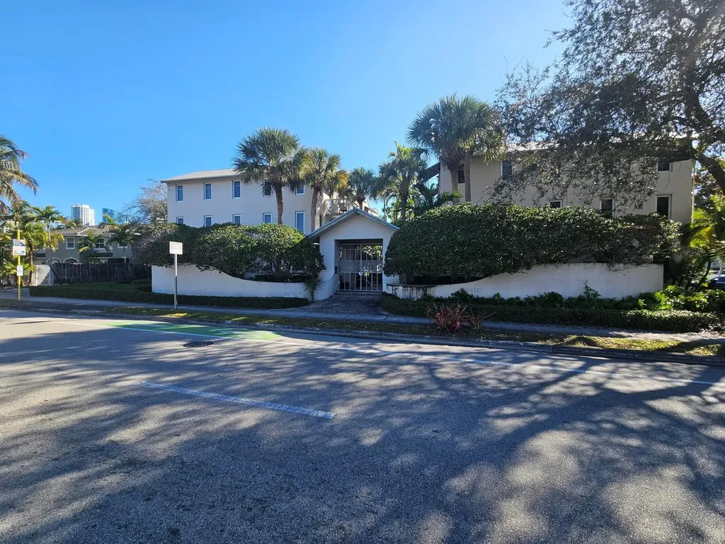 812 SW 4th Avenue Fort Lauderdale FL 33315