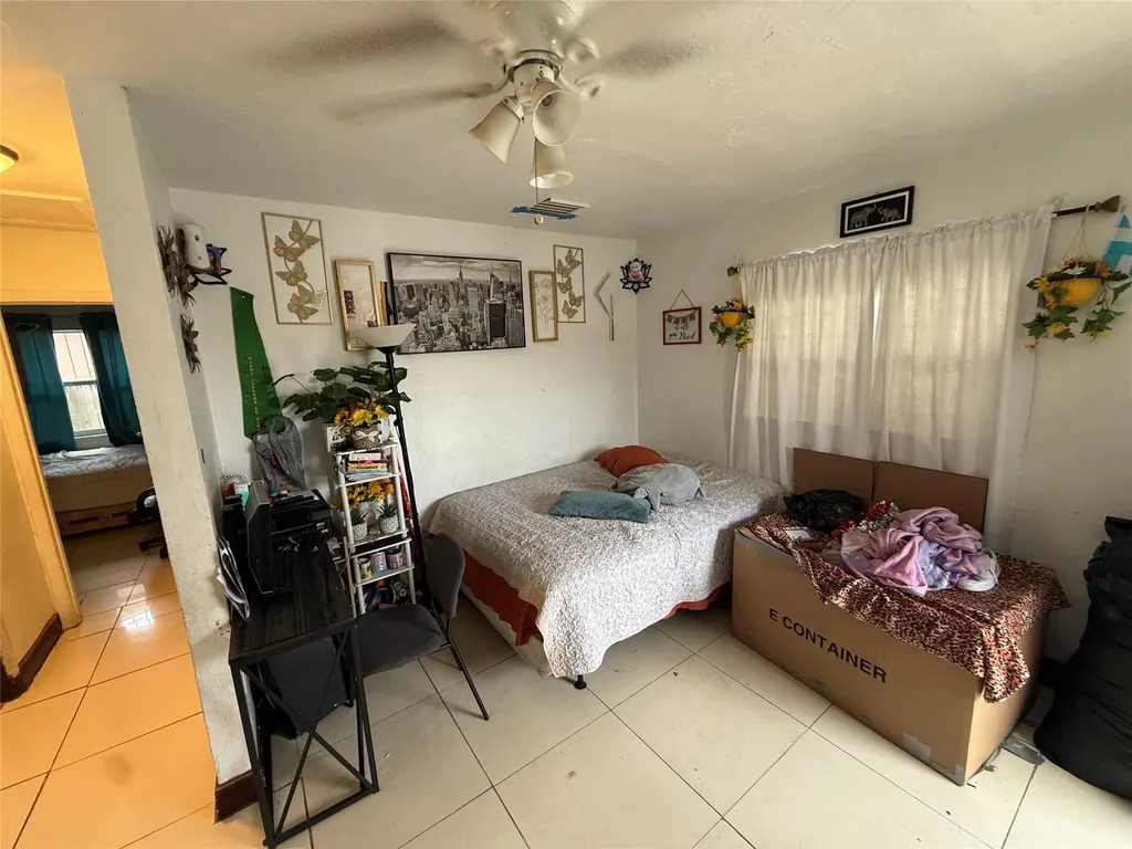 1028 NW 24th Street Miami FL 33127