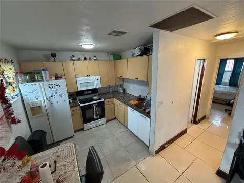 1028 NW 24th Street Miami FL 33127