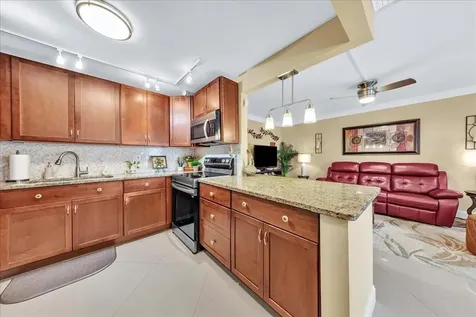 2047 Wolverton C Boca Raton FL 33434