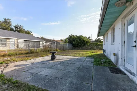 5669 S 35th Court Greenacres FL 33463