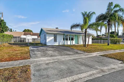 5669 S 35th Court Greenacres FL 33463