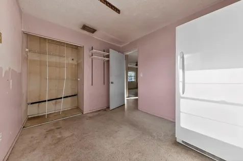 5669 S 35th Court Greenacres FL 33463