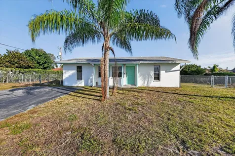 5669 S 35th Court Greenacres FL 33463