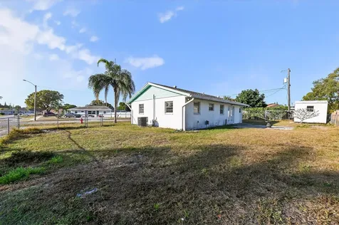 5669 S 35th Court Greenacres FL 33463