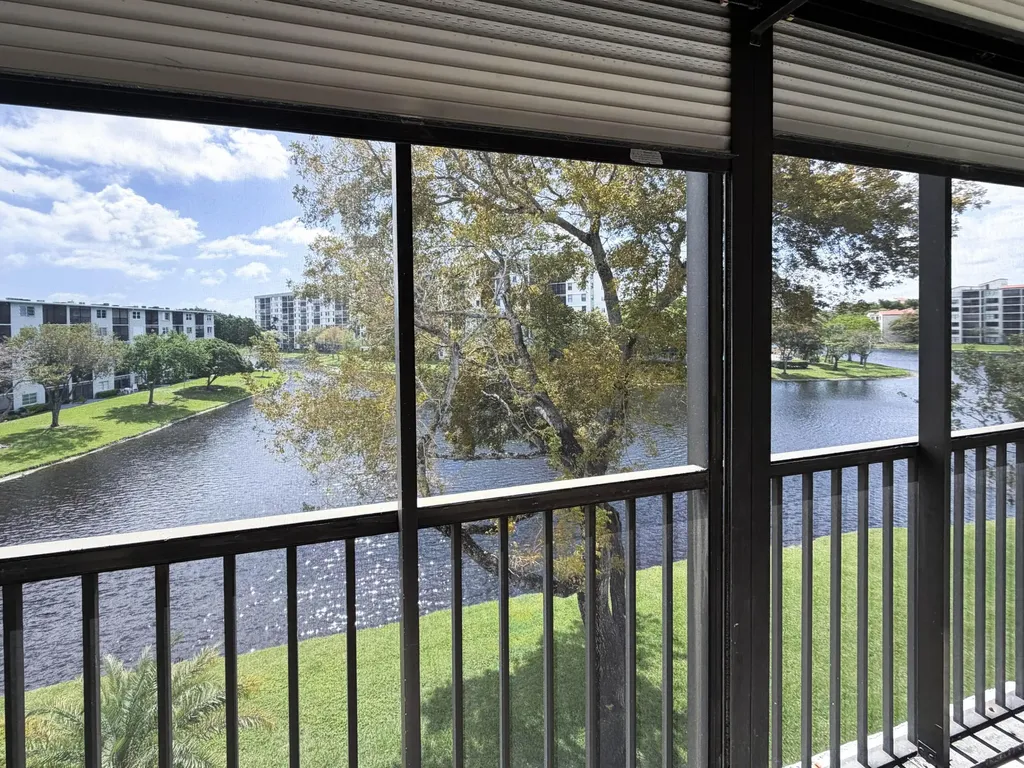 2228 N Cypress Bend Drive Pompano Beach FL 33069