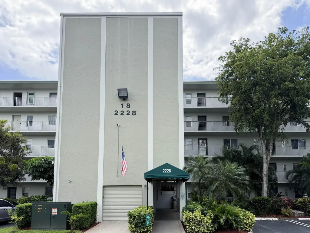 2228 N Cypress Bend Drive Pompano Beach FL 33069