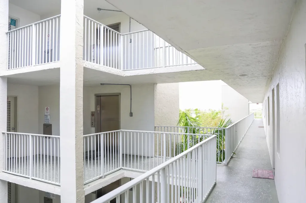 2228 N Cypress Bend Drive Pompano Beach FL 33069