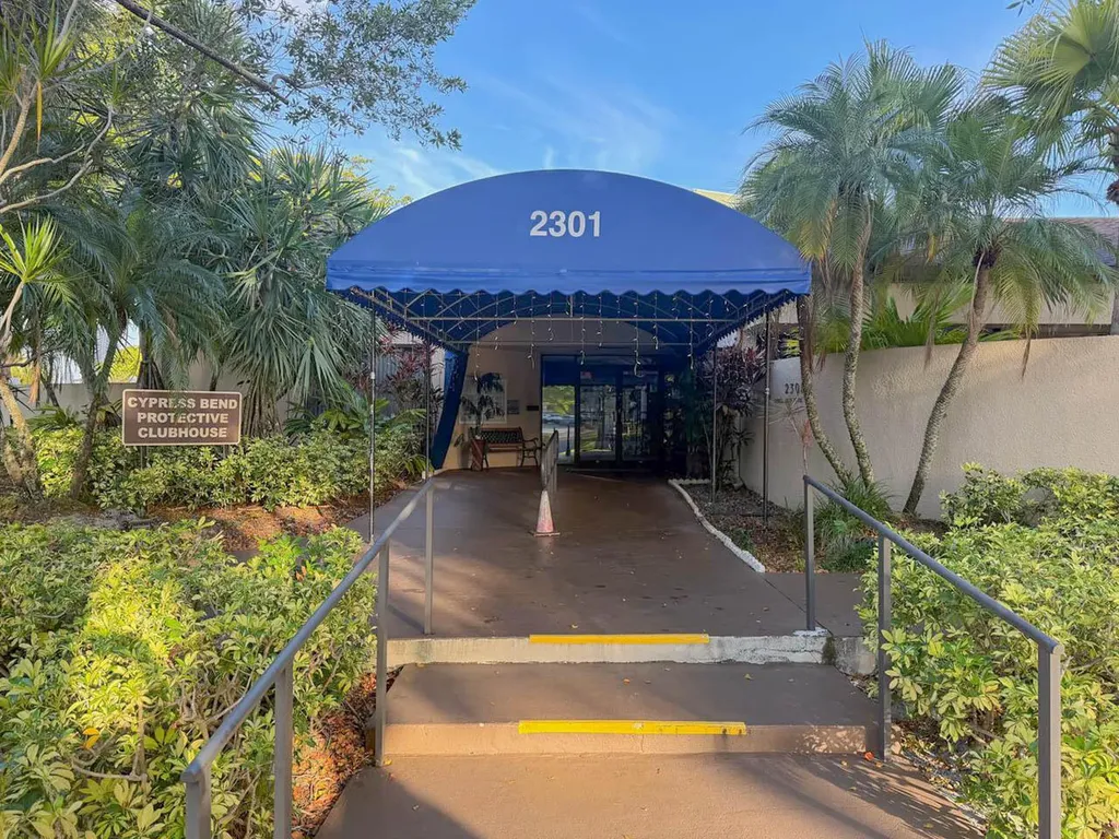 2228 N Cypress Bend Drive Pompano Beach FL 33069