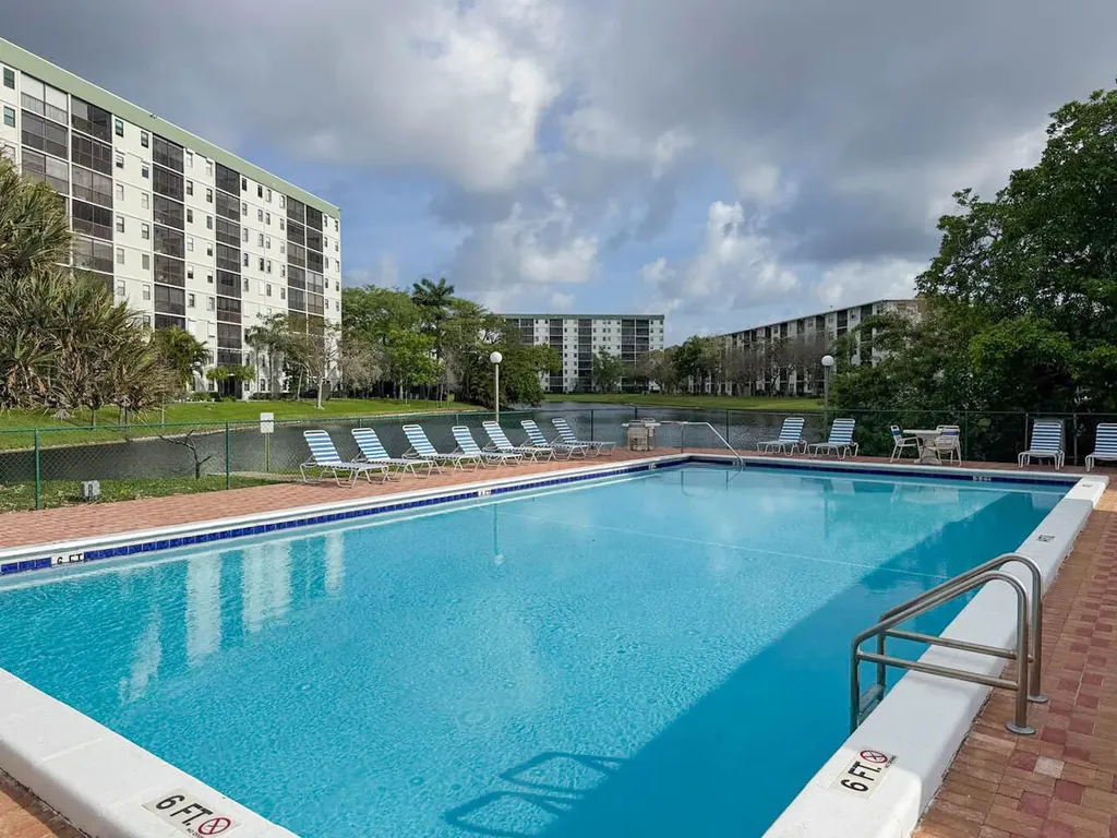 2228 N Cypress Bend Drive Pompano Beach FL 33069