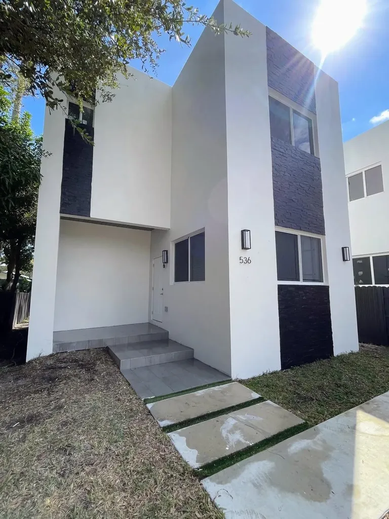 536 NW 13th Avenue Fort Lauderdale FL 33311