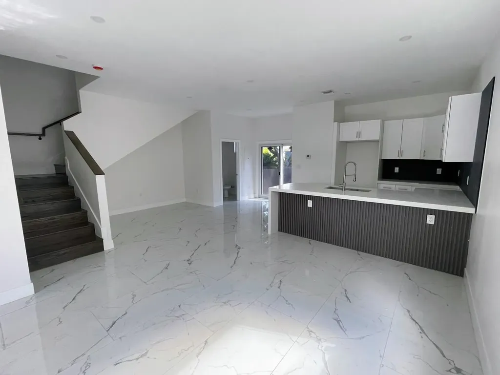 536 NW 13th Avenue Fort Lauderdale FL 33311