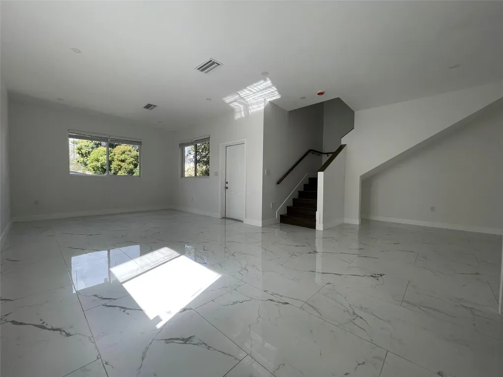 536 NW 13th Avenue Fort Lauderdale FL 33311
