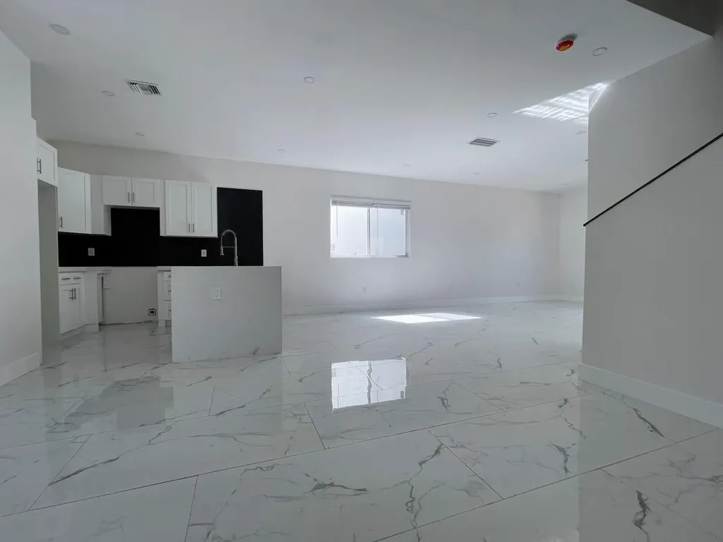 536 NW 13th Avenue Fort Lauderdale FL 33311