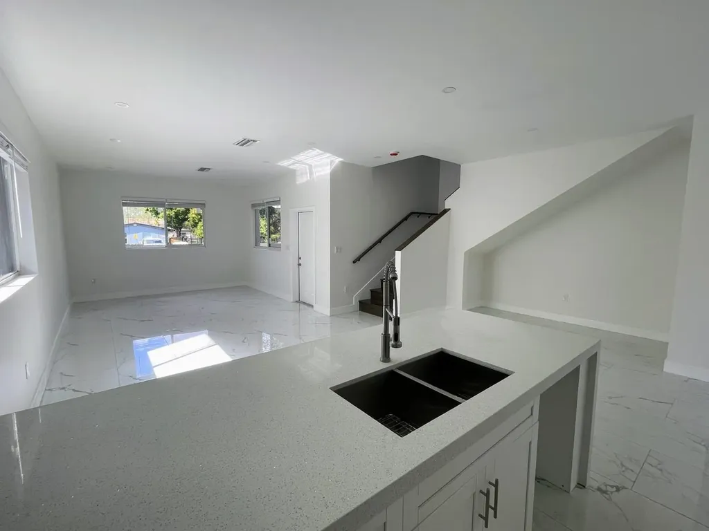 536 NW 13th Avenue Fort Lauderdale FL 33311