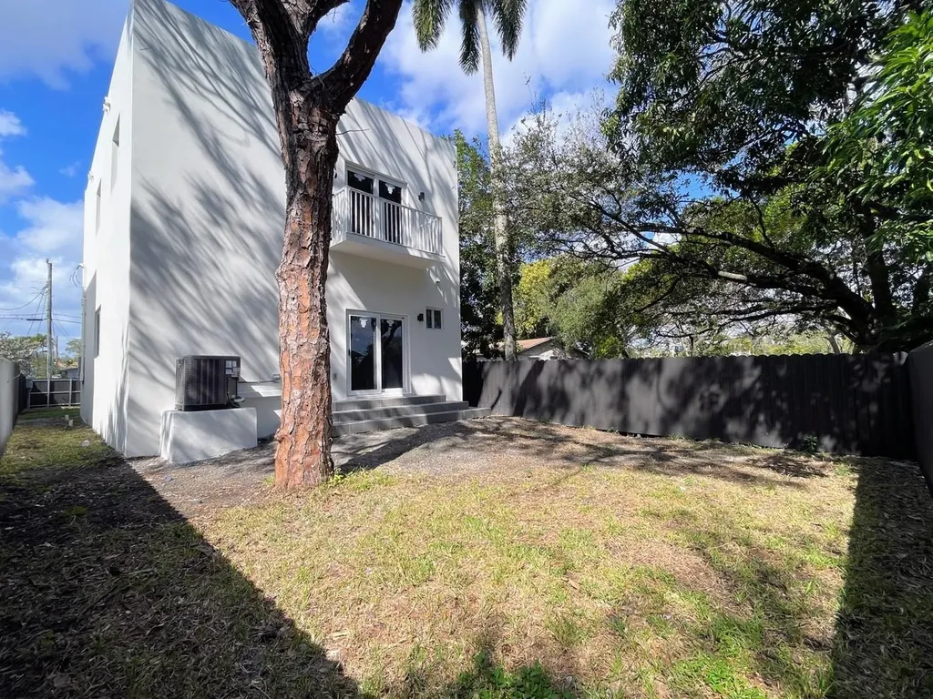 536 NW 13th Avenue Fort Lauderdale FL 33311