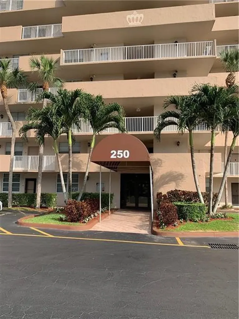 250 Jacaranda Drive Plantation FL 33324