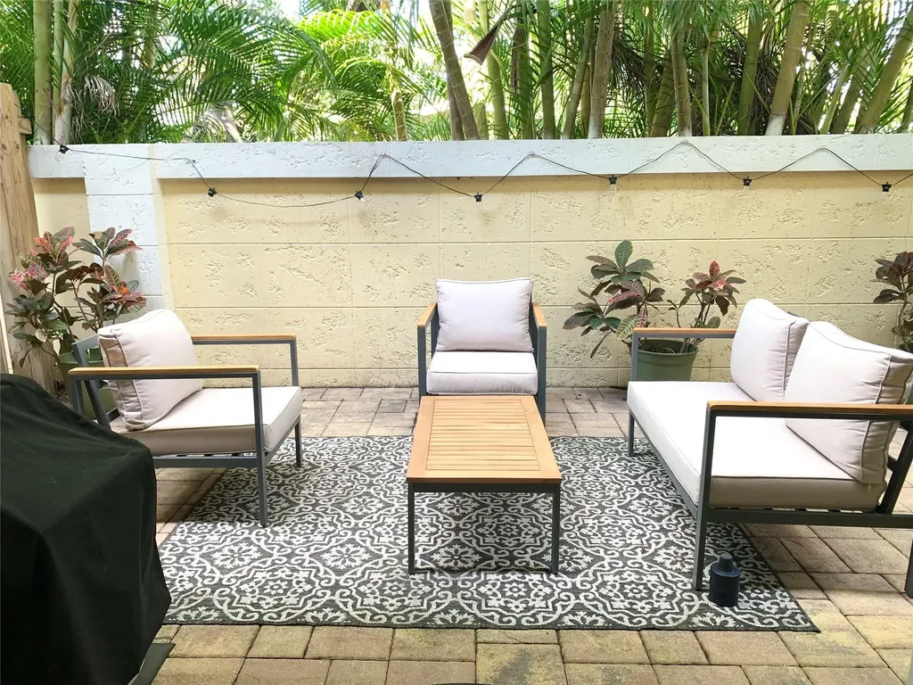 826 SE 4th Court Deerfield Beach FL 33441