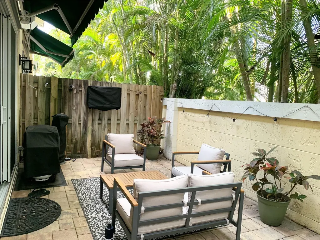 826 SE 4th Court Deerfield Beach FL 33441
