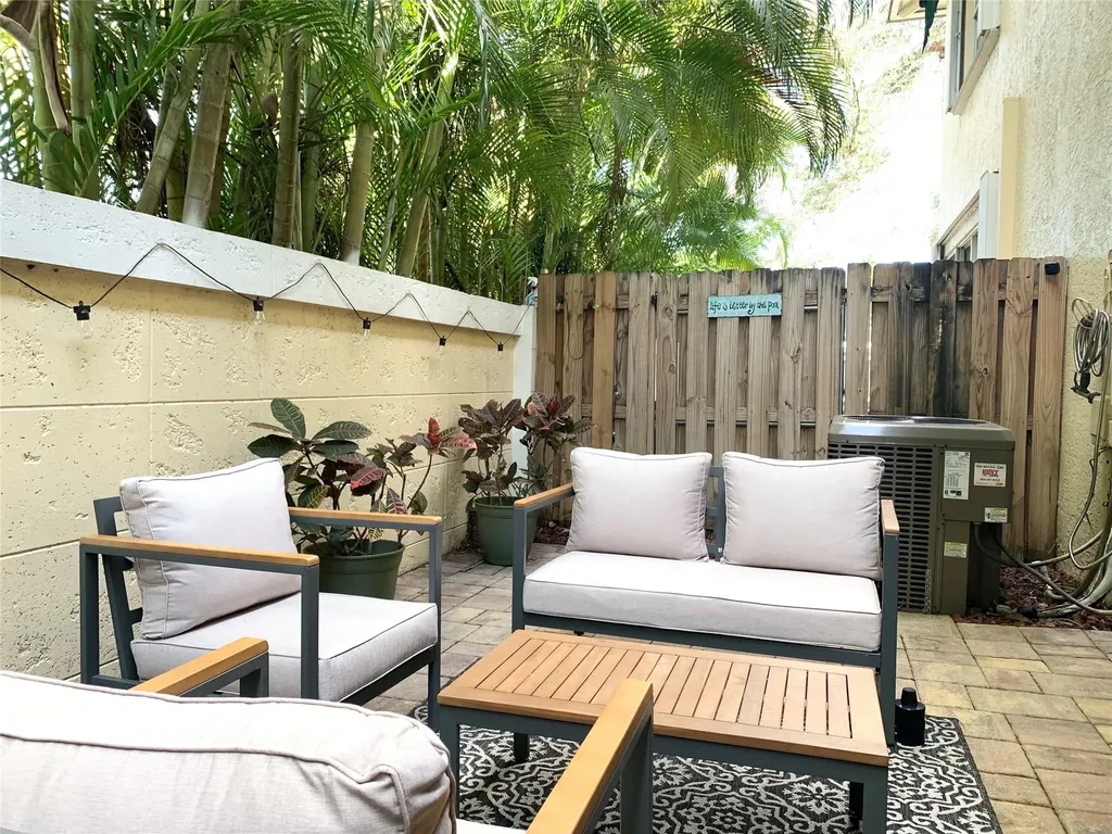 826 SE 4th Court Deerfield Beach FL 33441