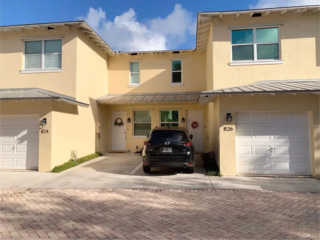 826 SE 4th Court Deerfield Beach FL 33441