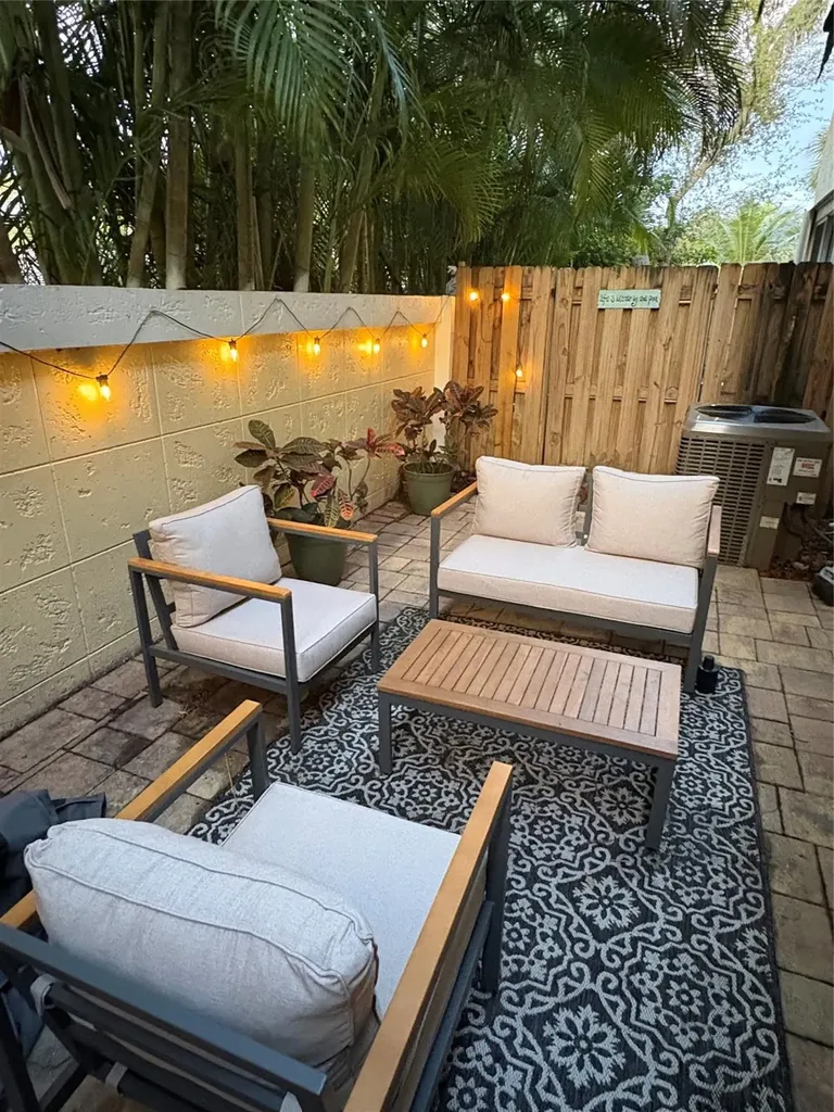 826 SE 4th Court Deerfield Beach FL 33441