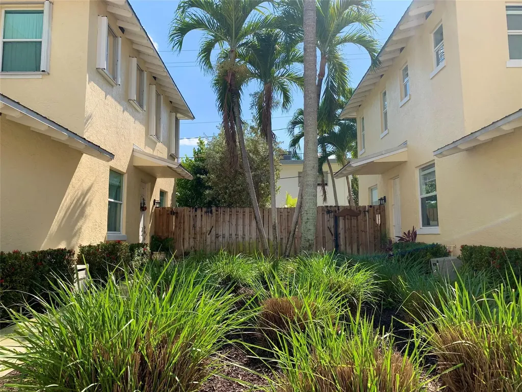 826 SE 4th Court Deerfield Beach FL 33441