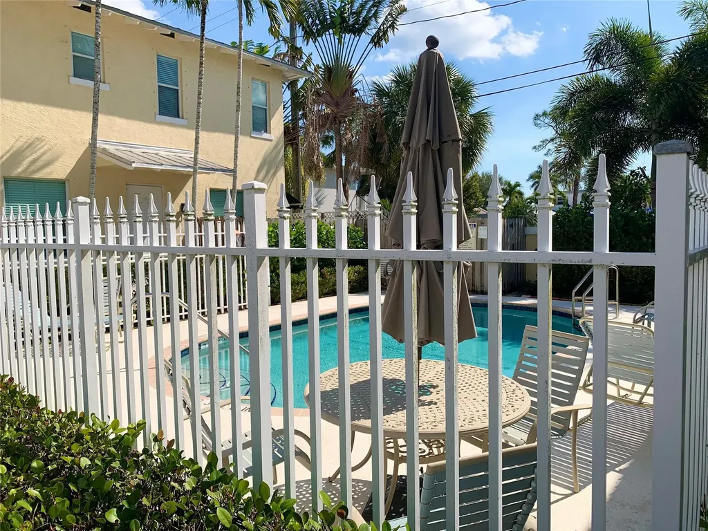826 SE 4th Court Deerfield Beach FL 33441