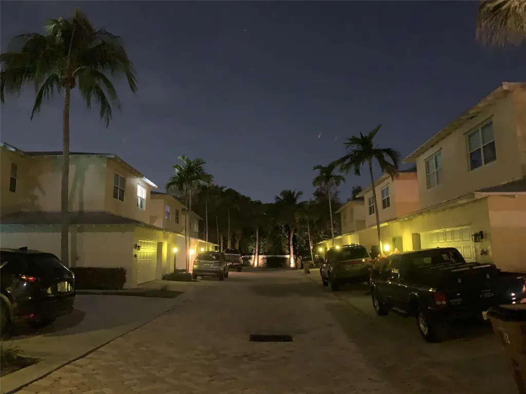 826 SE 4th Court Deerfield Beach FL 33441