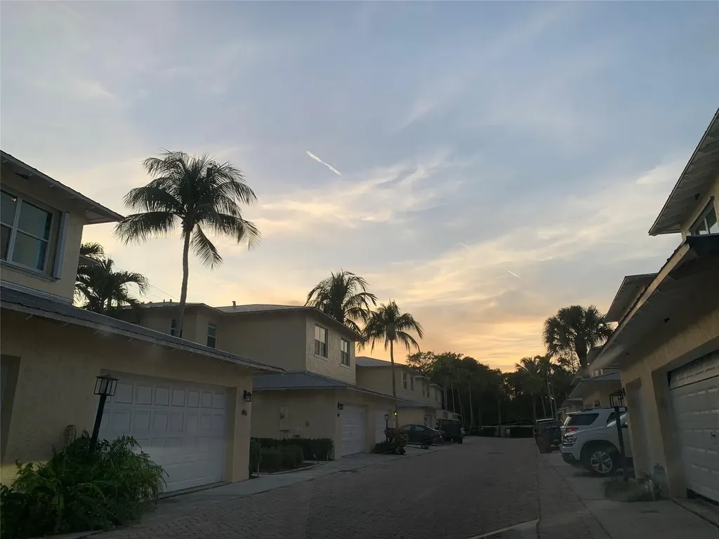 826 SE 4th Court Deerfield Beach FL 33441