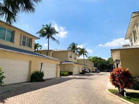 826 SE 4th Court Deerfield Beach FL 33441