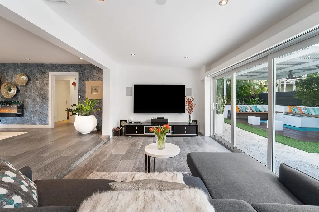 2617 Bayview Drive Fort Lauderdale FL 33306