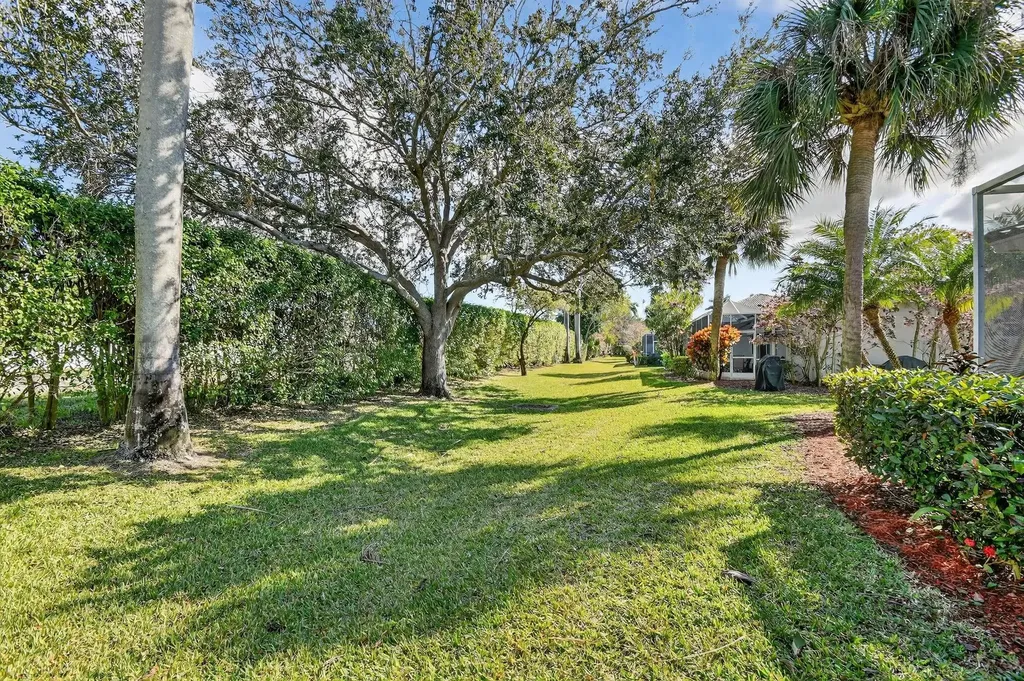 10664 Royal Caribbean Circle Boynton Beach FL 33437