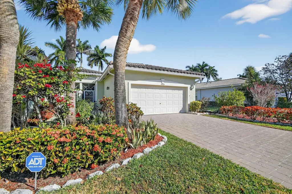 10664 Royal Caribbean Circle Boynton Beach FL 33437