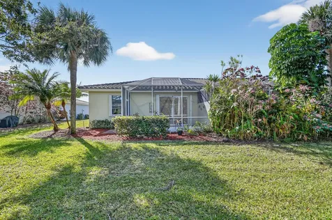 10664 Royal Caribbean Circle Boynton Beach FL 33437