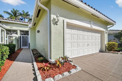 10664 Royal Caribbean Circle Boynton Beach FL 33437
