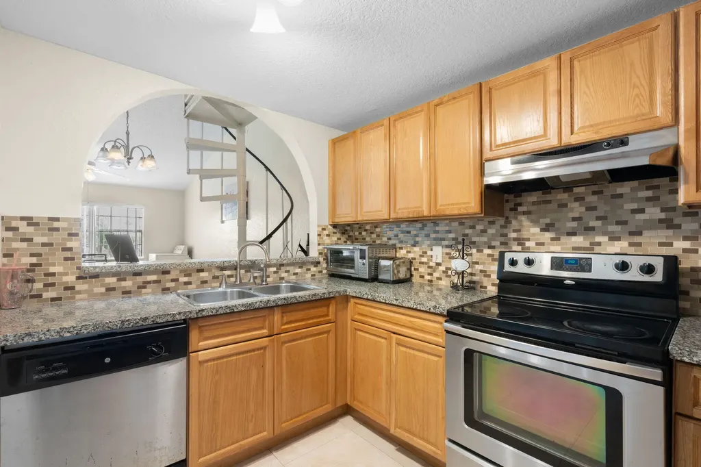 7201 Tam Oshanter Boulevard Pompano Beach FL 33068