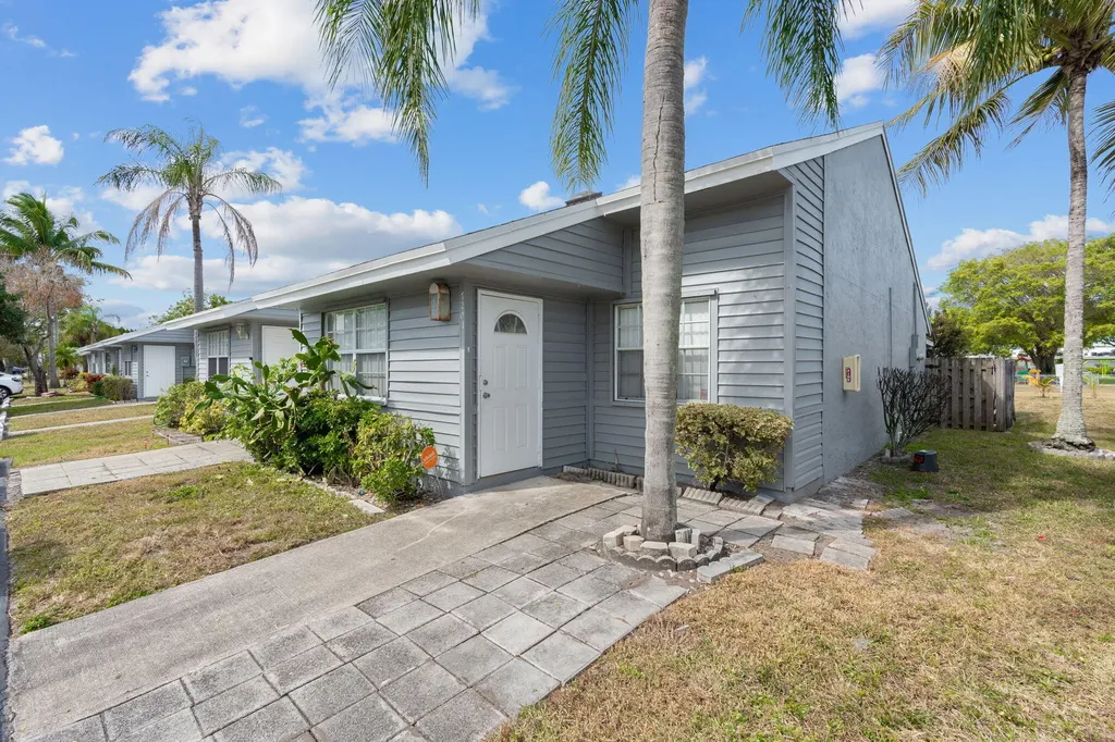 7201 Tam Oshanter Boulevard Pompano Beach FL 33068