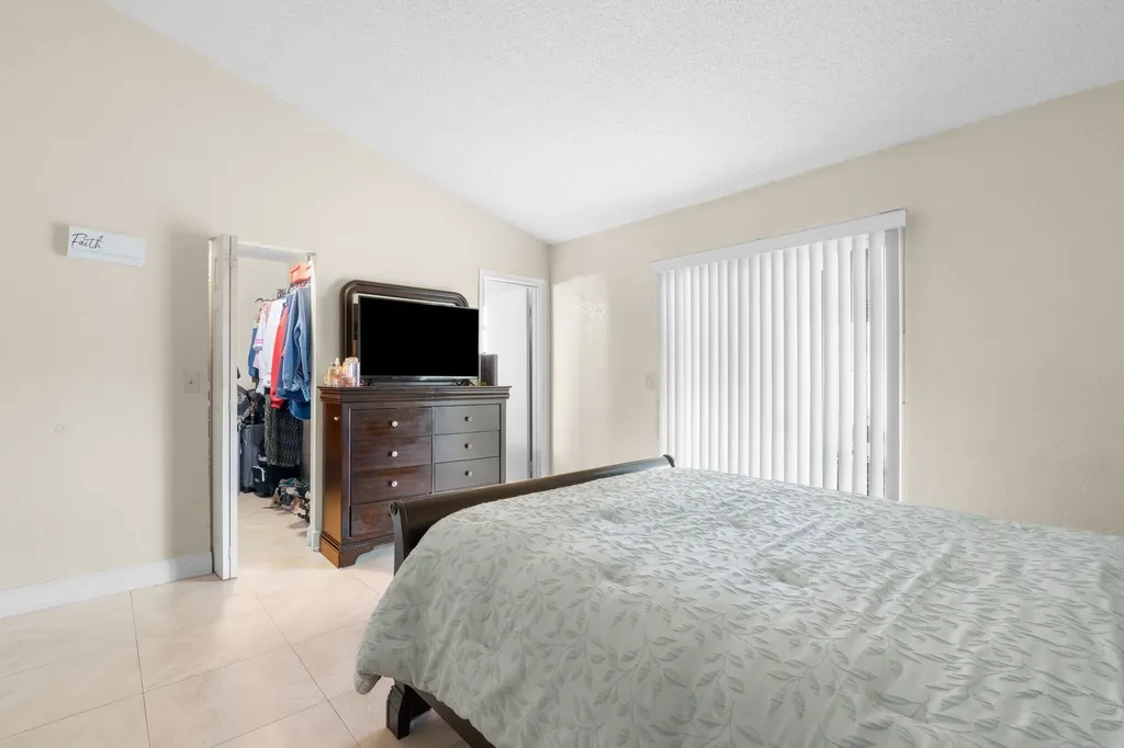 7201 Tam Oshanter Boulevard Pompano Beach FL 33068