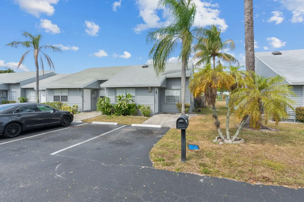 7201 Tam Oshanter Boulevard Pompano Beach FL 33068