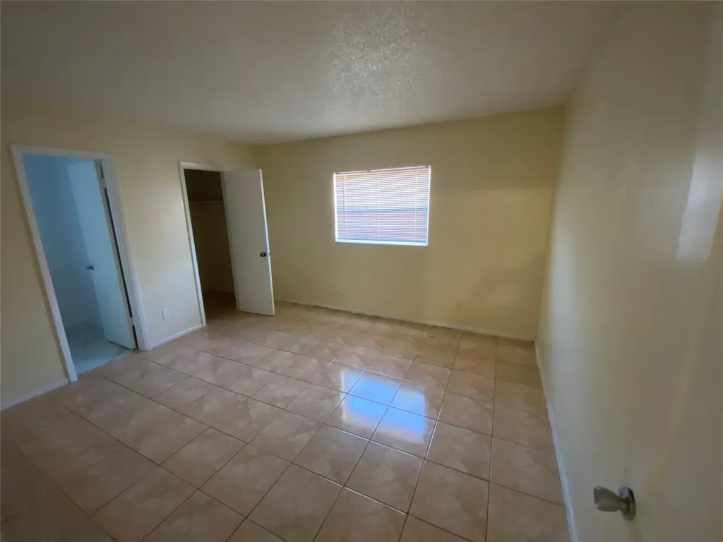 7625 SW 10th Street North Lauderdale FL 33068