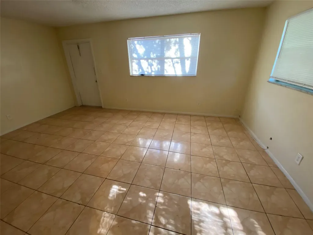 7625 SW 10th Street North Lauderdale FL 33068
