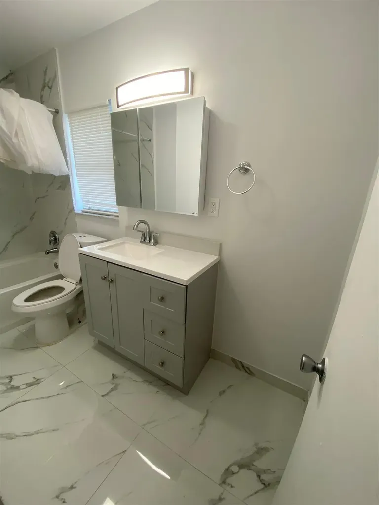 7625 SW 10th Street North Lauderdale FL 33068