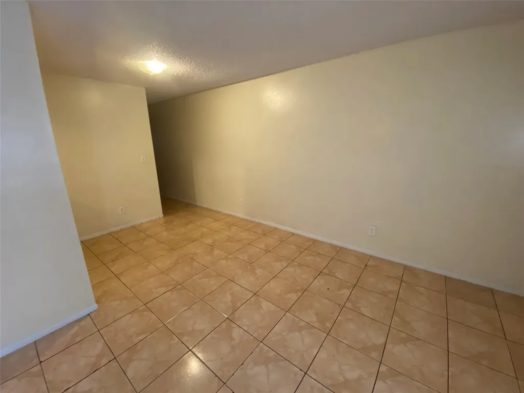 7625 SW 10th Street North Lauderdale FL 33068