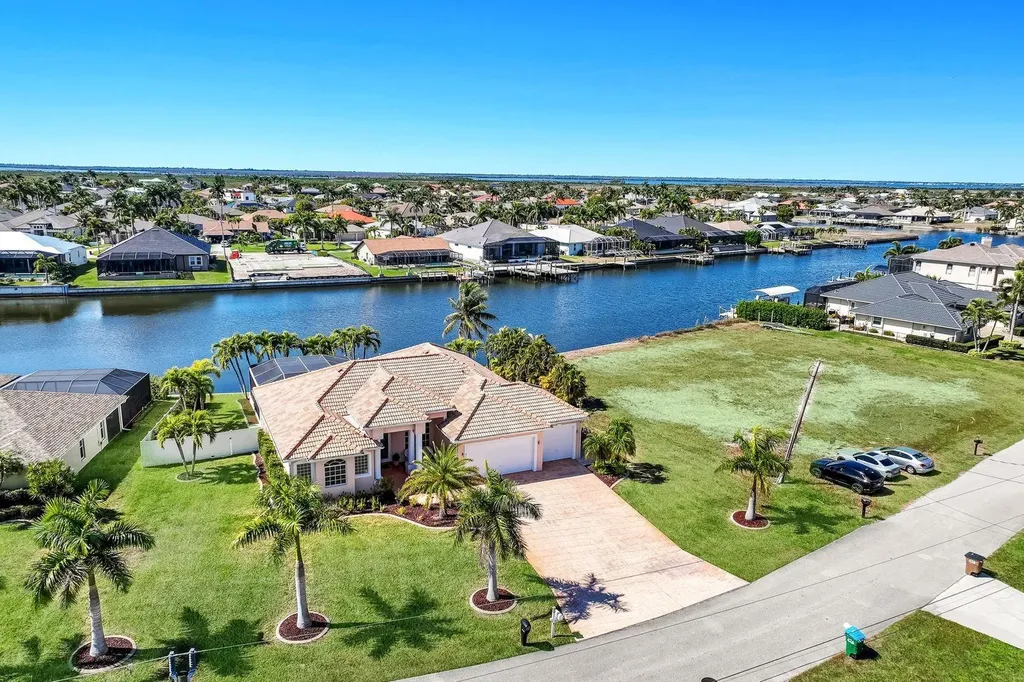 3106 SW 26th Court Cape Coral FL 33914
