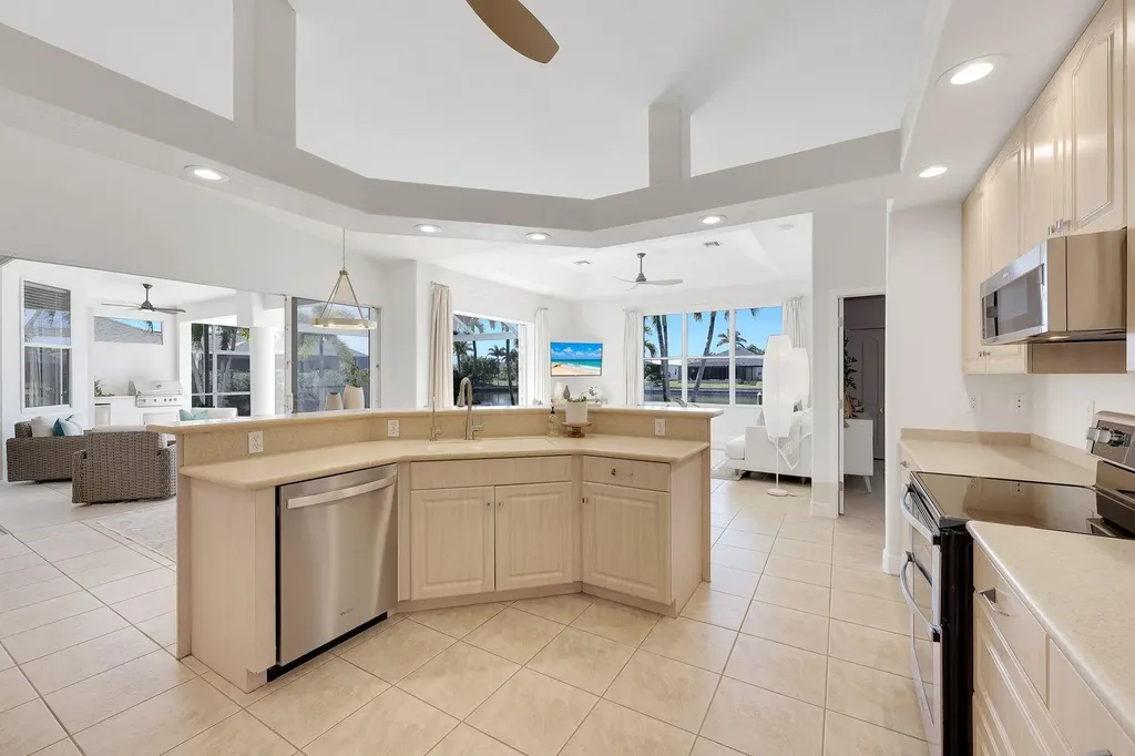3106 SW 26th Court Cape Coral FL 33914