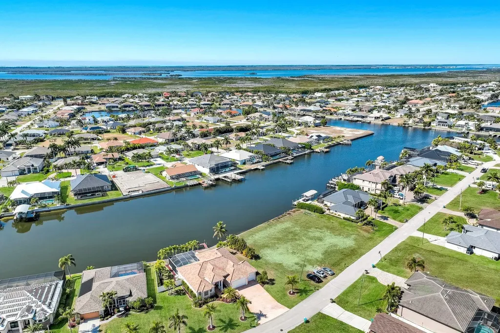 3106 SW 26th Court Cape Coral FL 33914