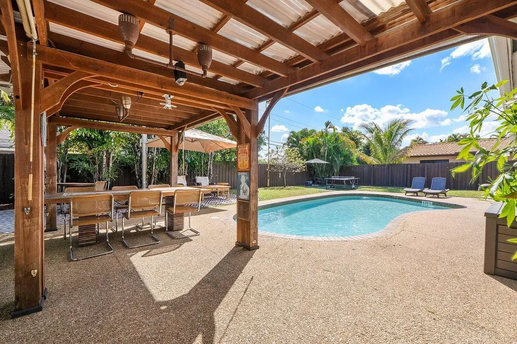 1530 NE 53rd Street Fort Lauderdale FL 33334