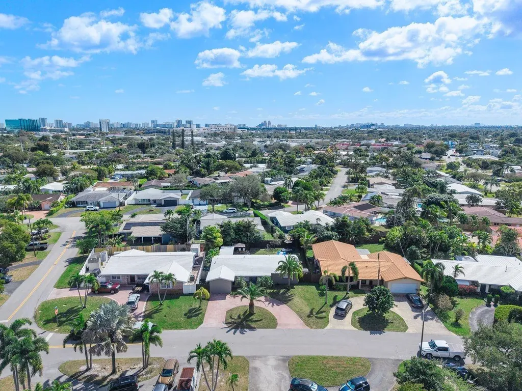 1530 NE 53rd Street Fort Lauderdale FL 33334